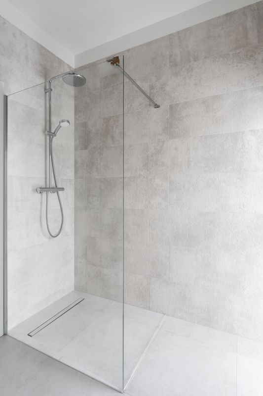 Rain Showerhead with Glass Partition